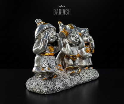 Харахгүй, Сонсохгүй, Ярихгүй